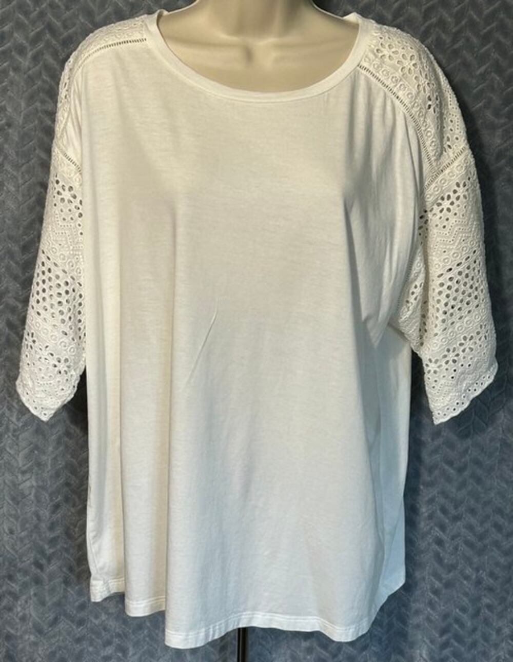 Lauren Woman Sz 1X Tee in Ivory with Eyelet Embroidered Sleeves Floral cutouts